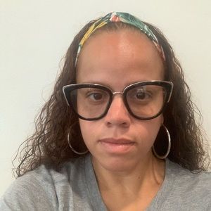 Meet your Posher, Gloria